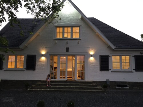 Superb Holiday Home With Garden in Serinchamps