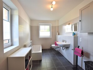 Apartment | Bathroom | Towels