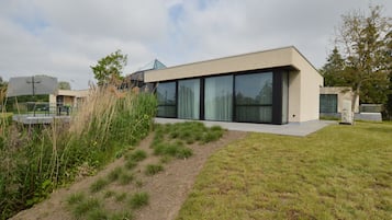 Villa | Exterior