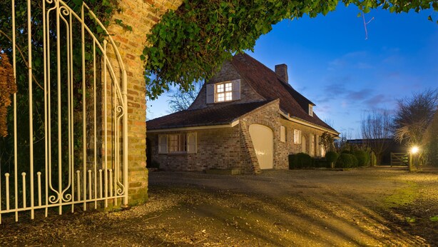 Unclassified image, 1 of 39, button - Charming Holiday House with Romantic Garden & Hot Tub in Quiet Location (Wingene)