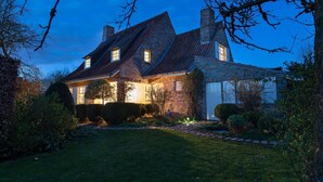 Unclassified image, 3 of 39, button - Charming Holiday House with Romantic Garden & Hot Tub in Quiet Location (Wingene)
