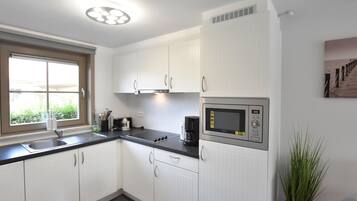 House | Private kitchen | Microwave, stovetop, high chair