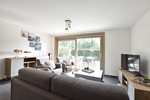 Living room - Cozy Holiday Home near Westhoek (De Panne)