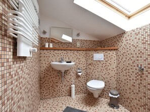 Apartment | Bathroom - Lovely Apartment With Terrace, Garden, Parking, Fireplace (Rerik)