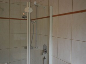Apartment | Bathroom