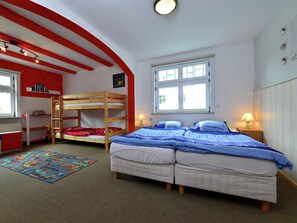 Huis | 6 slaapkamers, individueel gemeubileerd, beddengoed