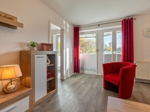 Living area - Stunning Apartment in Boltenhagen With Terrace (Boltenhagen)