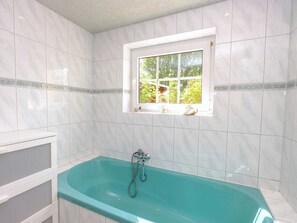 Bathroom | Bathtub