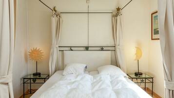 Villa | 5 bedrooms, individually furnished