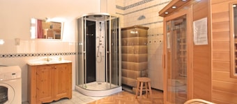 Heritage Villa With Home Cinema, Sauna