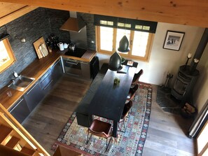 Chalet | Private kitchen | Oven, stovetop, dishwasher, coffee/tea maker