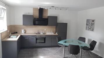 Deluxe Apartment | Private kitchen