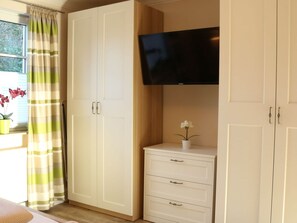 Apartment | 1 Schlafzimmer, individuell eingerichtet, Bügeleisen/Bügelbrett