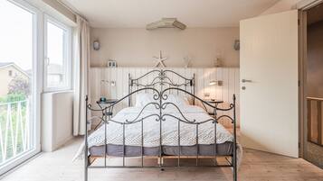 Villa | 3 bedrooms, individually furnished, bed sheets