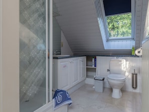 Bathroom | Shower, towels