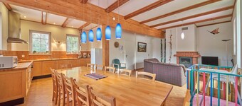 Spacious Mountain Retreat