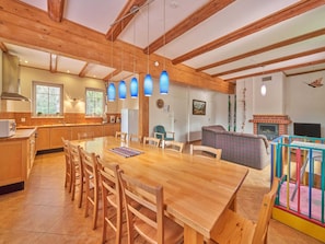 House | Private kitchen | Highchair - Spacious Mountain Retreat (Lampertice)