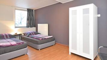 5 bedrooms, individually furnished, bed sheets