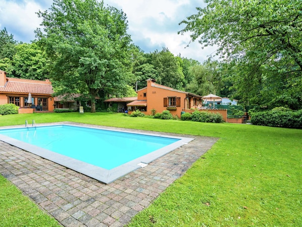 House | Pool