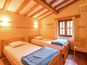 House | 2 bedrooms, individually furnished, bed sheets - Cosy and Snug Holiday Home With Joint Swimming Pool (Tessenderlo)
