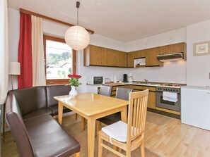 Apartment | Private kitchen - Modern Apartment Near Ski Area in Wenns (Wenns)