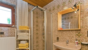 Apartment | Badezimmer | Dusche