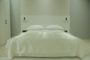Superior Apartment, Balcony | 2 bedrooms, in-room safe, individually furnished, desk - Apart Hotel Suzani (Dushanbe)