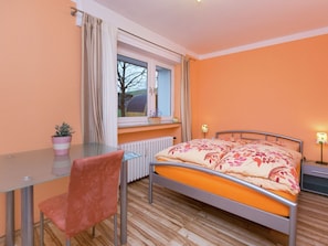 7 bedrooms, individually furnished - Cozy Holiday Home in Niedersalwey With Sauna (Eslohe)