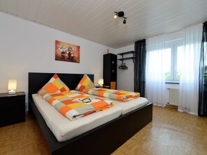 2 bedrooms, individually furnished - Flat in Bruchhausen With Private Terrace (Olsberg)