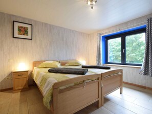 Huis | 7 slaapkamers, individueel gemeubileerd, een strijkplank/strijkijzer