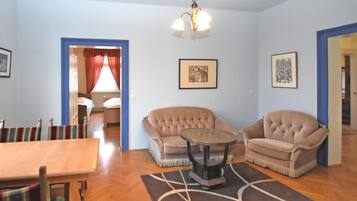 House | Dining