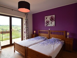 House | 6 bedrooms, individually furnished, bed sheets - Panoramic Retreat, Thirimont (Waimes)