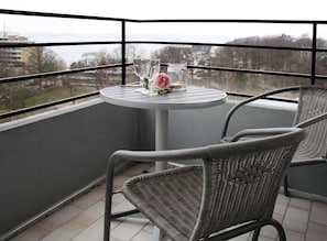 Apartment | Dining