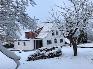 Exterior - Spacious Group Home with Garden near Edersee & Kellerwald National Park (Naumburg)