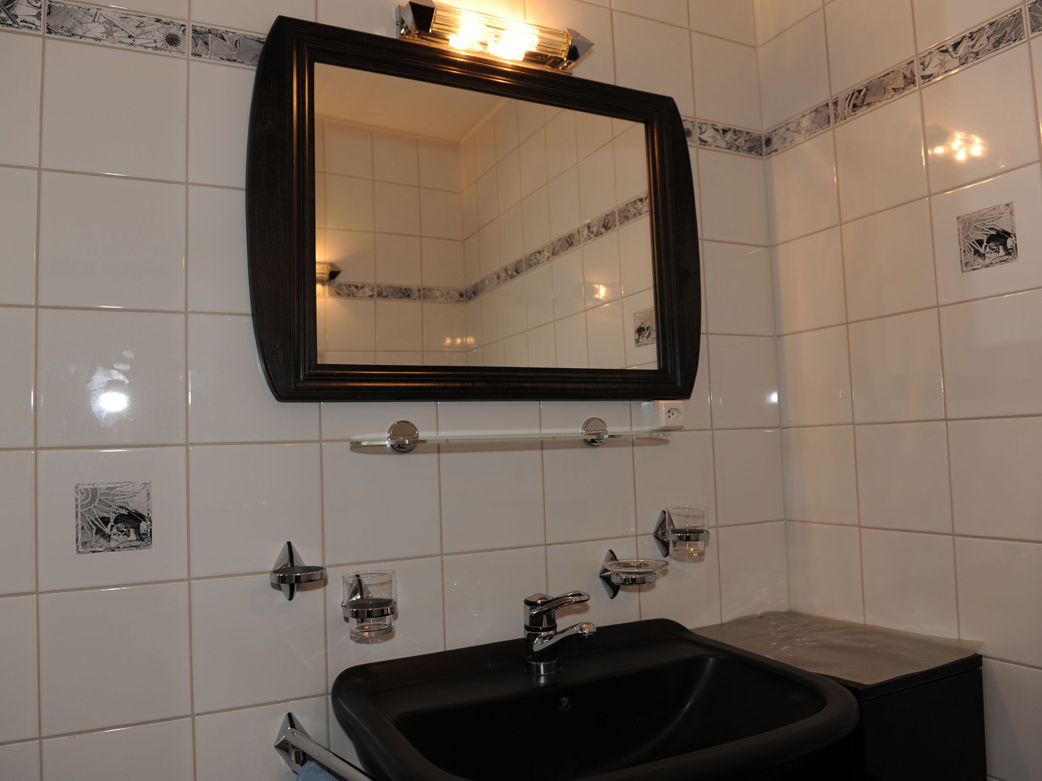 Kamar mandi | Shower dan handuk