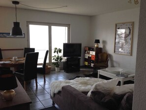 Living room - Beautifully Situated House With a View of the Mountain World (Crans-Montana)