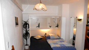 House | 3 bedrooms, individually furnished, bed sheets - Spacious Holiday Home in Sommerfeld near Lake (Kremmen)