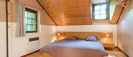 House | 4 bedrooms, individually furnished, bed sheets