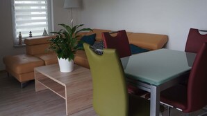Unclassified image, 5 of 18, button