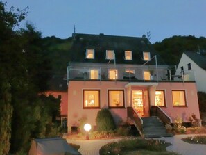 Exterior - Amazing Holiday Home Directly on the Rhine With Roof Terrace and a Large Garden (Sankt Goarshausen)