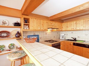 Apartment | Private kitchen | Highchair - Ferienwohnung im Schwarzwald mit Garten (Dachsberg)