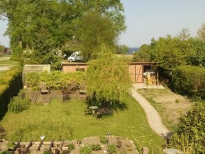 المنشأة م ن الخارج