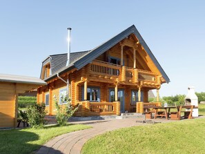 Exterior - Unique Wooden Holiday Home in the Beautiful Sauerland With Garden, Terrace, Sauna (Medebach)
