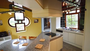 Casa | Cozinha privada | Cadeirão de bebê