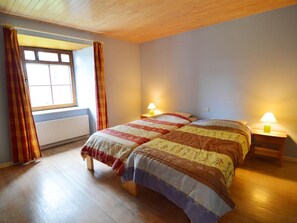 House | 6 bedrooms, individually furnished - Luxurious Farmhouse in Rondu Luxembourg (Libramont-Chevigny)