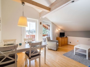 Dining - Cozy Apartment with Sauna in Kirchberg near Hiking Trails (Kirchberg in Tirol)