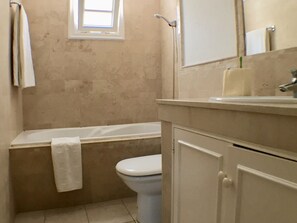 Combined shower/tub, towels - Semi-detached Holiday Home With Shared Pool, Near the Beach of Costa Adeje (Adeje)
