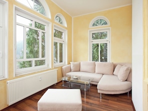 Villa | Living area - Elegant Villa in Borstendorf (Grünhainichen)