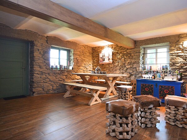 House | Dining - Spacious Villa near Forest in Buchet (Lam)