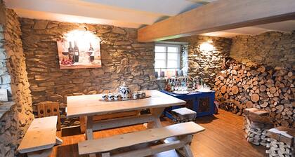 Spacious Villa near Forest in Buchet